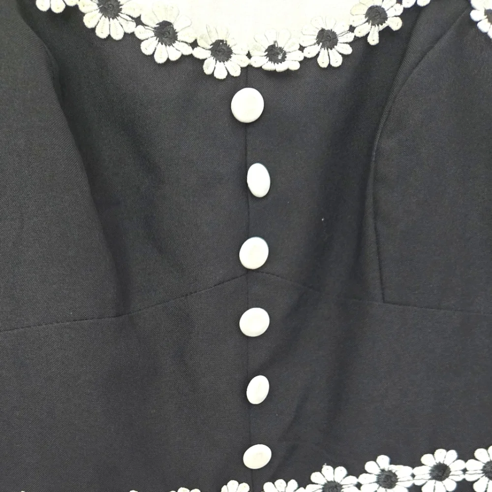 Shein Sleeveless Blouse with Daisy's - Picture 4 of 6